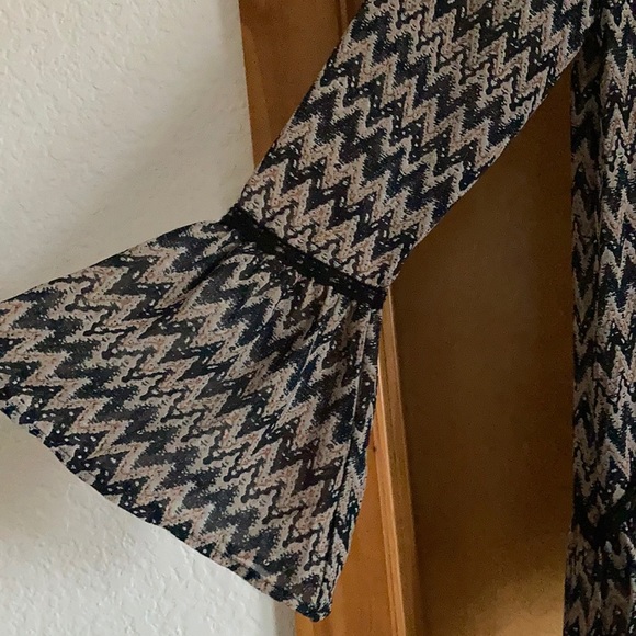 Geometric blouse - Picture 2 of 3